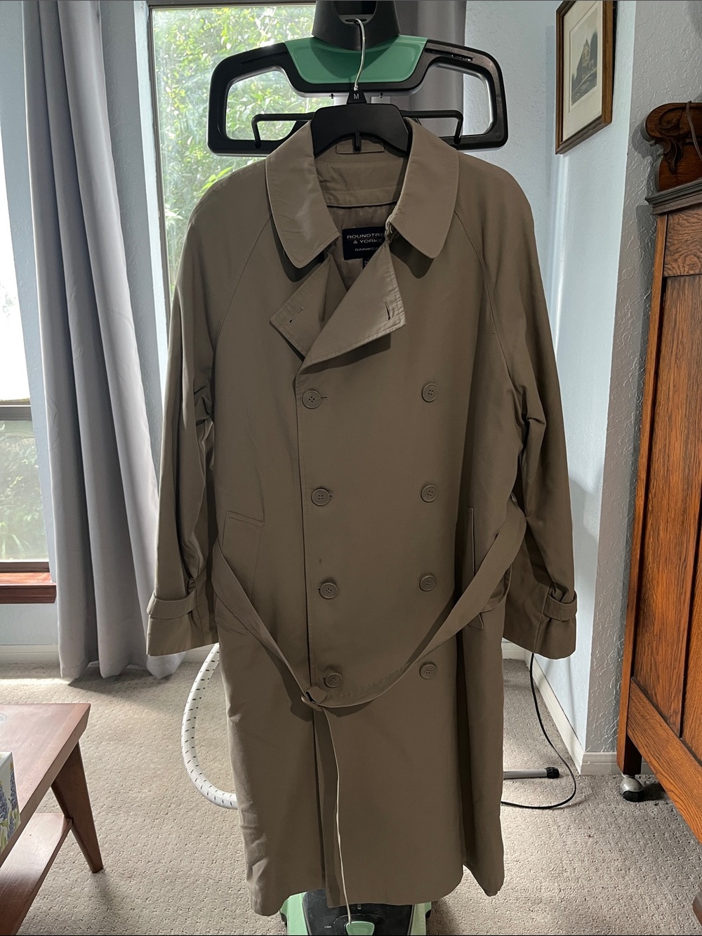 Men's Double-Breasted Trench Coat. Roundtree & Yorke London Fog Rainwear